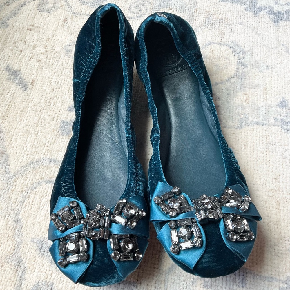 Tory Burch Teal Velvet Embellished Flats GUC - RUNS SMALL